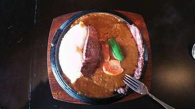 でっかいビーフステーキカレー