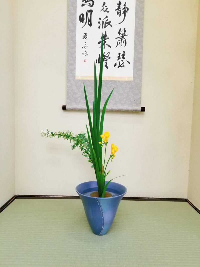 行の花器