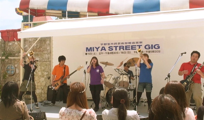 MIYA STREEET GIG 2010