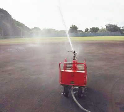グラウンド散水機