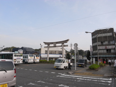 亀山駅前
