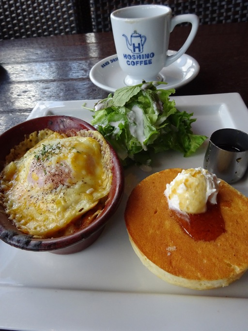 星乃珈琲でラザニア&パンケーキ