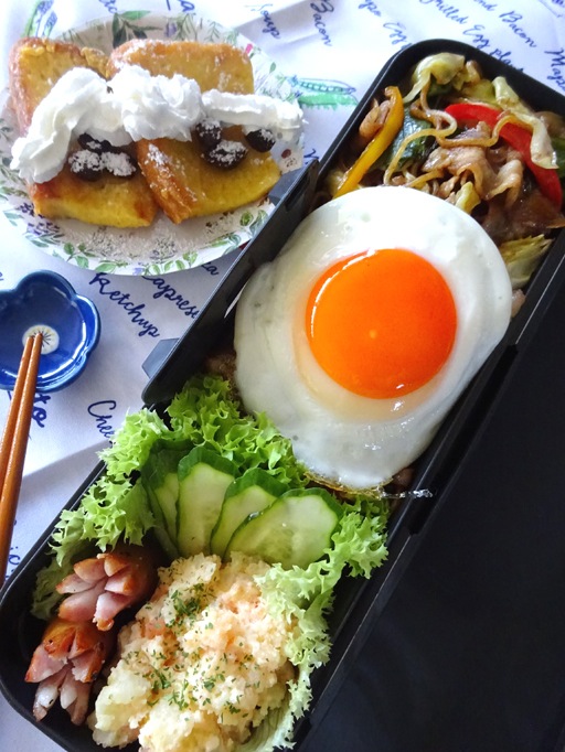 月見ソース焼そば & 明太ポテトサラダ