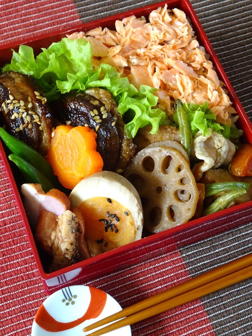 鶏ミンチの椎茸バーグ & 厚揚げの炊き合わせ