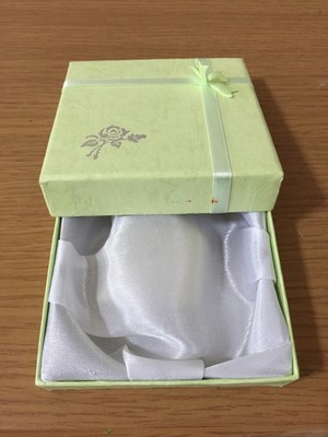 プレゼントに