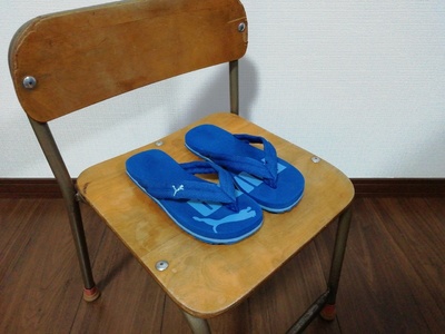 水色のPUMAビーサン