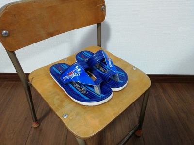 青色の指付きサンダル 20cm